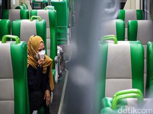 Warga Jajal Kereta Bandara YIA Tarif Rp 0 di Tengah PPKM Warga Jajal Kereta Bandara YIA Tarif Rp 0 di Tengah PPKM