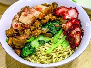 5 Bakmi Babi Enak Berlimpah Topping yang Populer di Jakarta