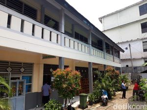 SMKN 6 Tangsel Tak Cukup Kelas untuk Belajar, Numpang di Gedung SMP