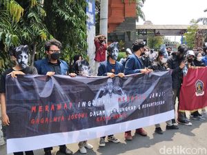 BEM UB Minta Jokowi Tuntaskan Kasus Munir BEM UB Minta Jokowi Tuntaskan Kasus Munir