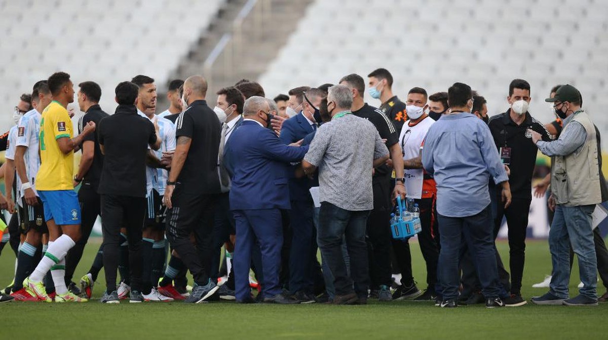 FIFA investigas duel Brasil vs Argentina yang dibatalkan (Getty Images/Alexandre Schneider)