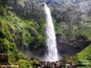 Curug Cipendok, Pesona Megahnya Air Terjun dengan Ketinggian 92 Meter! Curug Cipendok, Pesona Megahnya Air Terjun dengan Ketinggian 92 Meter!