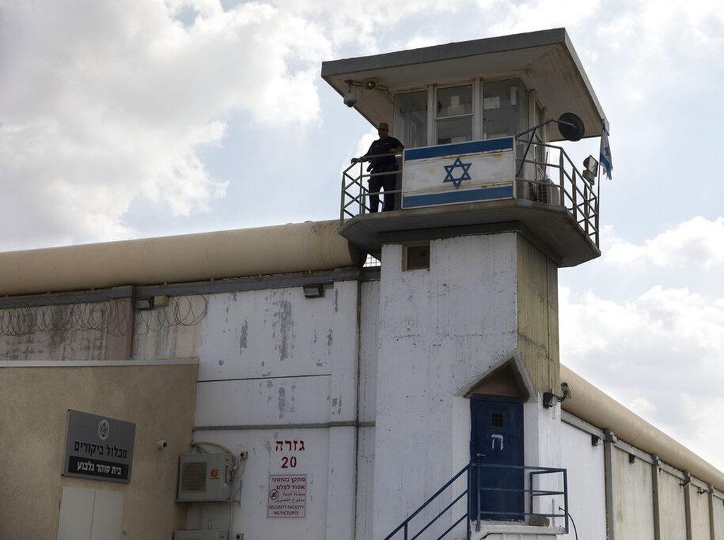 Israel Tahan 800 Warga Palestina Tanpa Persidangan Israel Tahan 800 Warga Palestina Tanpa Persidangan