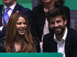 Balasan Pique ke Shakira: Pakai Casio, Naik Mobil Twingo!