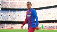 Barcelona membeli Antoine Griezmann di tahun 2019 seharga 120 juta Euro atau setara Rp 2,1 triliun. Griezmann gagal bersinar, musim ini malah kembali dipinjamkan ke klub lamanya, Atletico Madrid dan diberi opsi pembelian permanen (Getty Images)