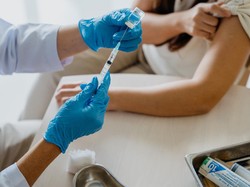 Data Ini Buktikan Risiko Kematian Banyak Terjadi pada Orang yang Tak Vaksin