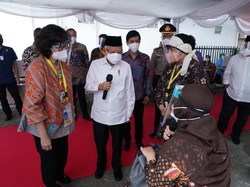 Tinjau Vaksinasi di FKG UI, Maruf: Vaksin Harus Ditunjang 3T dan 3M