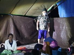 Gubernur Kalteng Blusukan Pantau Penanganan Korban Banjir Katingan Gubernur Kalteng Blusukan Pantau Penanganan Korban Banjir Katingan