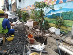 Perbaikan Pipa Bocor di Jl Pademangan III Ditargetkan Selesai Malam Ini