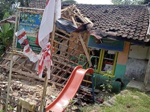 Posyandu di Sukabumi Ambruk, 10 Orang Luka