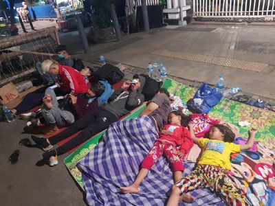 Potret Pilu Pencari Suaka WN Afghanistan di Trotoar Kebon Sirih
