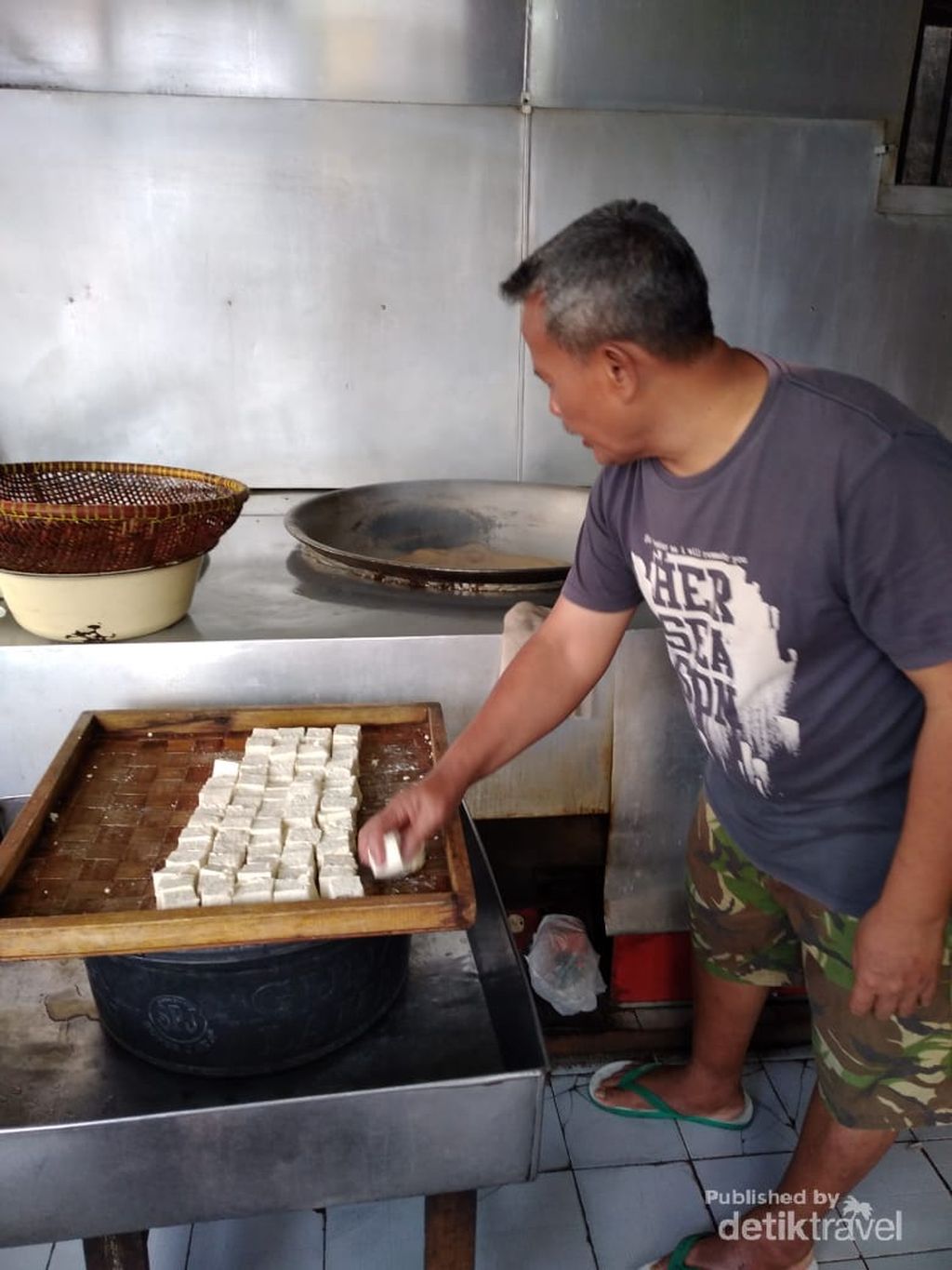 Usaha ini diteruskan secara turun menurun dan sekarang dikelola oleh generasi keempat. Sekarang usia Tahu Bungkeng mencapai seabad lebih.\