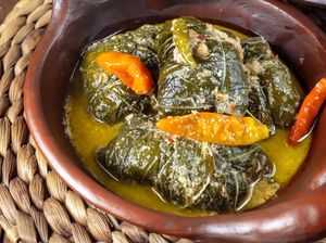 Resep Buntil Daun Singkong Khas Jawa yang Gurih Padat Isinya