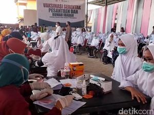 Ribuan Santri dari Tiga Ponpes di Brebes Divaksin Serentak Hari ini Ribuan Santri dari Tiga Ponpes di Brebes Divaksin Serentak Hari ini