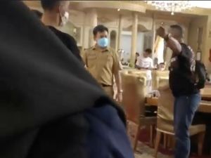 Suasana Panas Saat Rujab Nurdin Abdullah Dibongkar Paksa