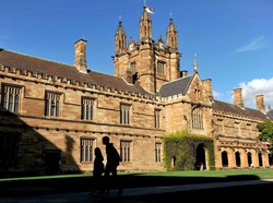 Mahasiswa RI Lulus Perguruan Tinggi Australia Meski Belum Menginjakkan Kaki di Australia