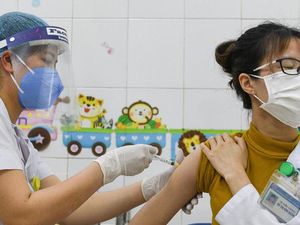 Balas Budi, Eropa Sumbang Jutaan Dosis Vaksin COVID-19 untuk Vietnam