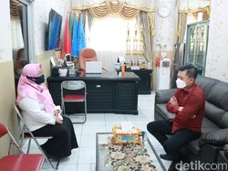 Wali Murid Ngadu ke DPRD, SMPN di Surabaya Kembalikan Uang Seragam Sekolah