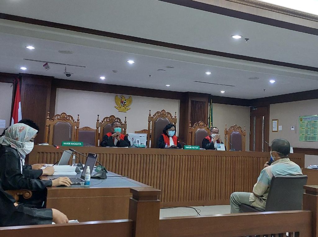 Saksi Ungkap Pelindo II Tanda Tangani Kontrak Kosong di Proyek QCC Saksi Ungkap Pelindo II Tanda Tangani Kontrak Kosong di Proyek QCC