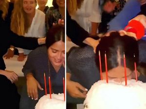 Iseng Banget! Angelina Jolie Dorong Wajah Salma Hayek ke Kue Ultahnya