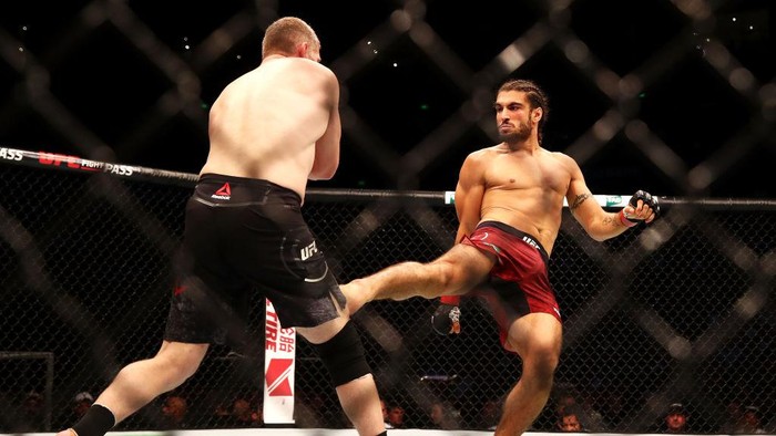 Ilustrasi oblique kick (Getty Images)