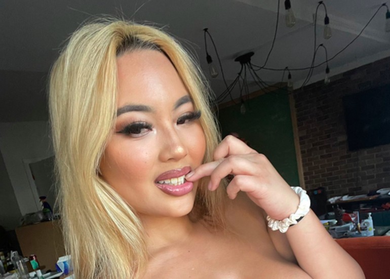 Kazumi squirts onlyfans leaks