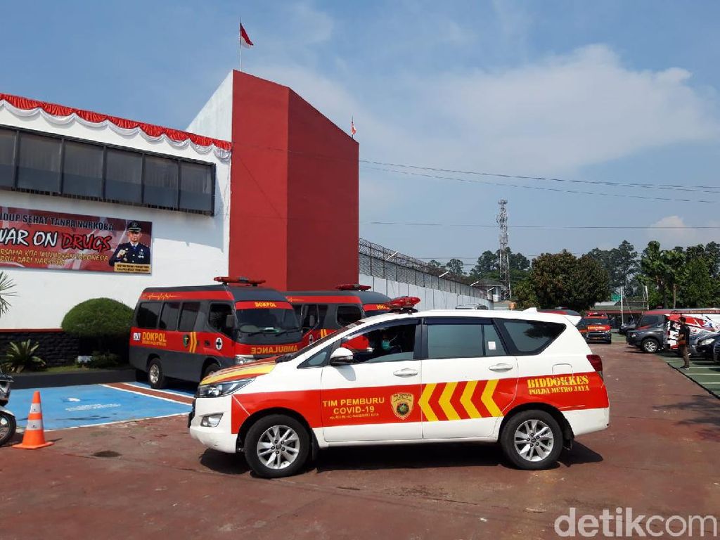 Jajaran Ambulans Siaga Usai Kebakaran Maut Lapas Tangerang