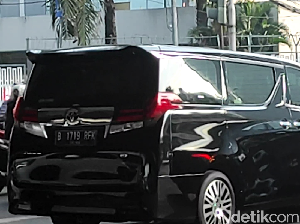 Polisi: Pelat RFK di Mobil Mewah yang Lolos Gage Rasuna Bodong