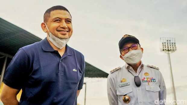 CEO PSM Makassar, Munafri Arifuddin, saat mengunjungi Stadion Gelora BJ Habibie di Kota Parepare, Sulawesi Selatan, Rabu 8 September 2021.