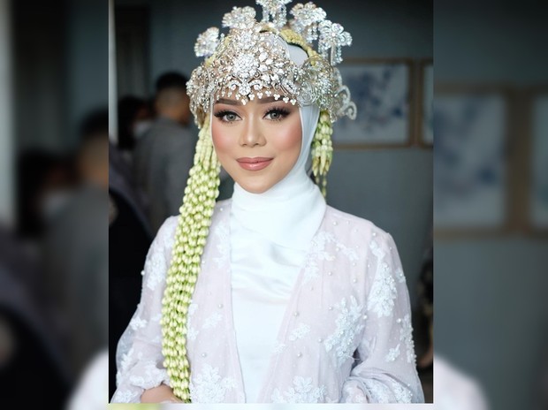 Seleb Indonesia yang menggunakan makeup pernikahan karya Bennu Sorumba