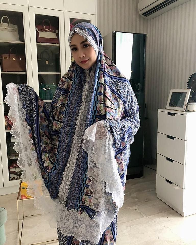 Nagita Slavina Mukena