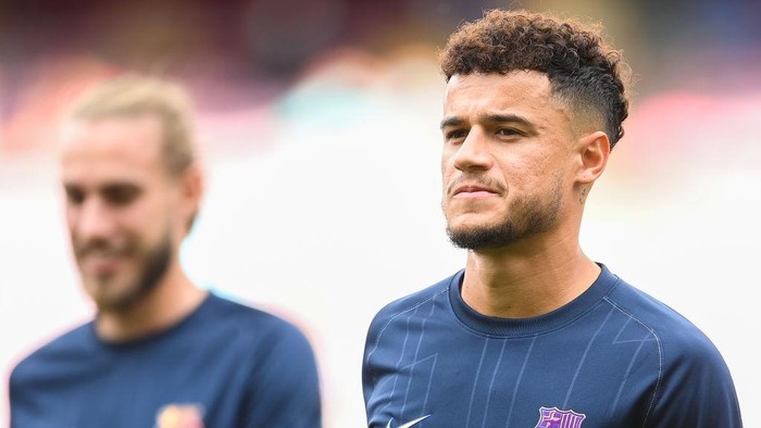 BARCELONA, SPAIN - AUGUST 29: Philippe Coutinho of FC Barcelona looks on during the La Liga Santader match between FC Barcelona and Getafe CF at Camp Nou on August 29, 2021 in Barcelona, Spain. (Photo by David Ramos/Getty Images)