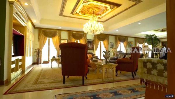 12 Potret Mewah Rumah Inggrid Kansil, Lampu Kristal Diimpor dari Ceko