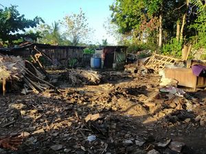 Diterjang Angin, Rumah Warga di Bantul Ambruk