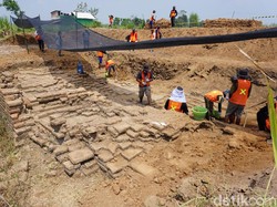 Ekskavasi Tahap 4 Situs Kumitir Targetkan Gerbang Istana Paman Hayam Wuruk