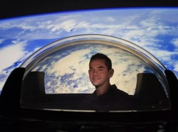 Wujud Menakjubkan Bumi Bulat dari Jendela Pesawat SpaceX