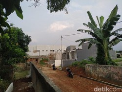 Lurah Serua Tangsel soal Masalah Tembok Perumahan: Warga Harus Kompromi