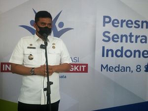 Gebrakan Bobby Tunjuk Tukang Kukur Kelapa Jadi Dirut PD Pasar Medan Gebrakan Bobby Tunjuk Tukang Kukur Kelapa Jadi Dirut PD Pasar Medan