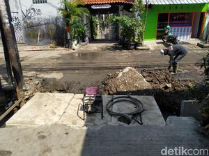Pipa PAM Tak Macet Lagi, Warga Pademangan Timur Kembali Dapat Air Bersih