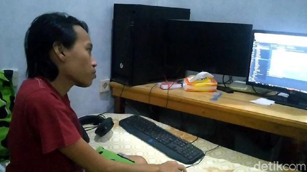 Pemuda Difabel Jago Coding Dibayar Pakai Dollar