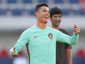 Bek Inter Ini Doakan Ronaldo dan MU Sukses