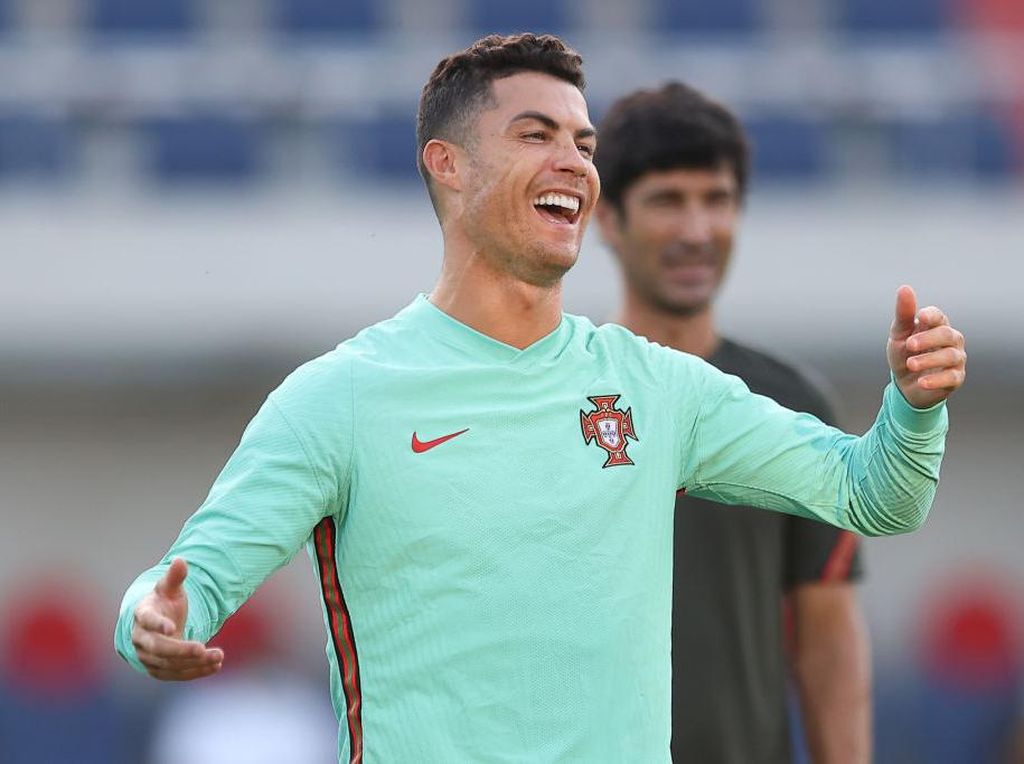 Bek Inter Ini Doakan Ronaldo dan MU Sukses Bek Inter Ini Doakan Ronaldo dan MU Sukses