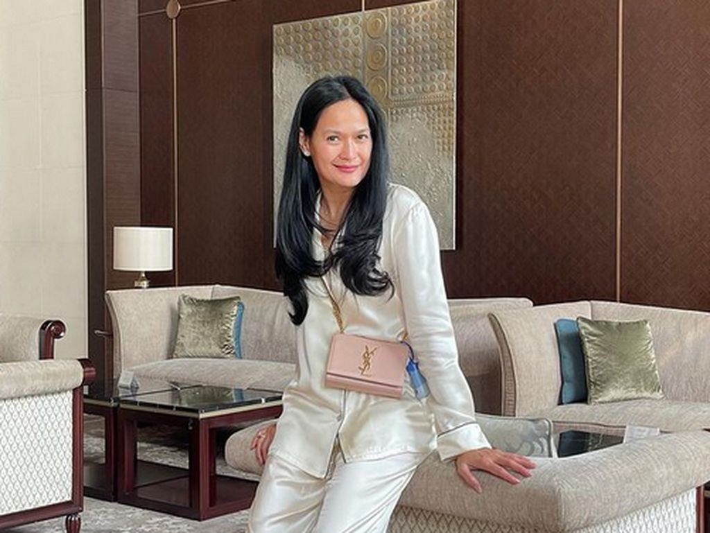 Penampilan Muda Donna Harun di Usia 53, Lebih Cocok Jadi Kakak Ricky Harun Penampilan Muda Donna Harun di Usia 53, Lebih Cocok Jadi Kakak Ricky Harun