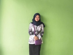 Guru Bahasa Indonesia Ini Viral Setelah Ungkap Gajinya, Bikin Netizen Sedih