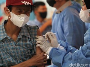 Gebyar Vaksinasi Ribuan Pelajar di Depok