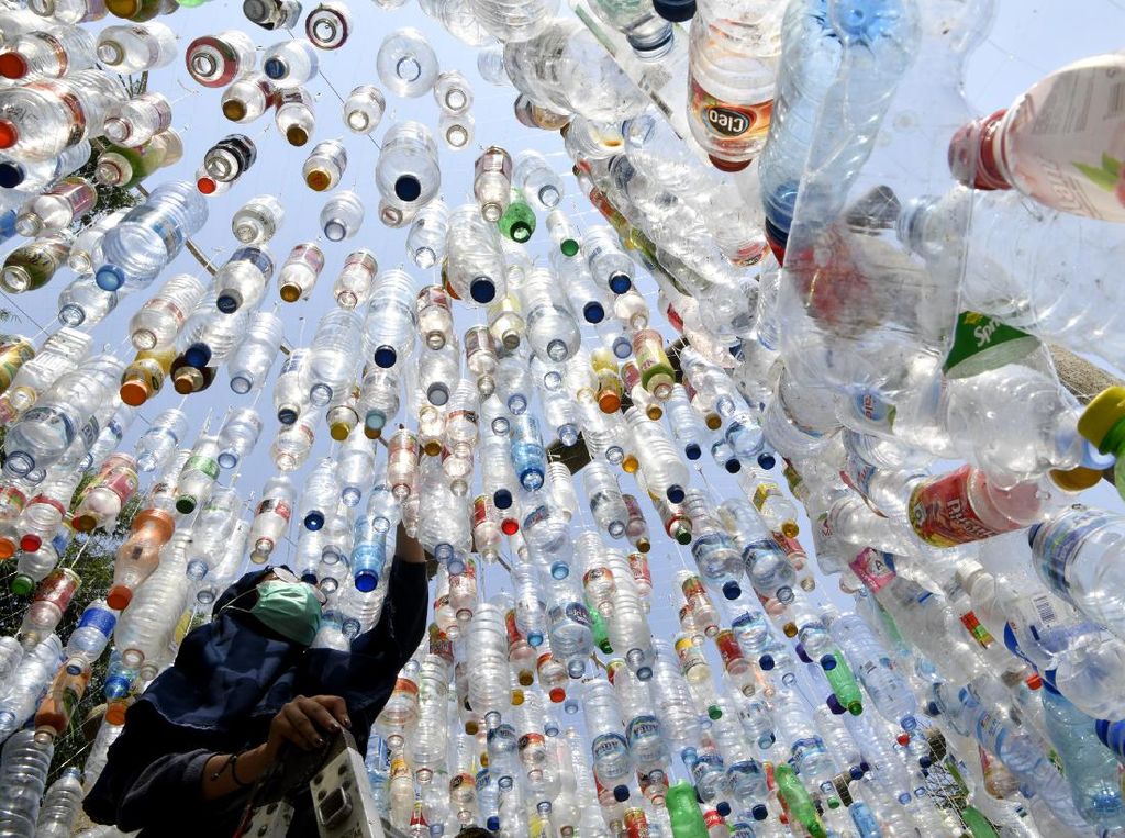 Indonesia Dinilai Masih Kekurangan Bahan Baku Sampah Plastik PET