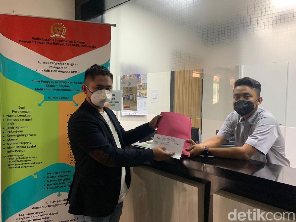 Komisi XI DPR Diadukan ke MKD Terkait Seleksi Calon Anggota BPK Komisi XI DPR Diadukan ke MKD Terkait Seleksi Calon Anggota BPK