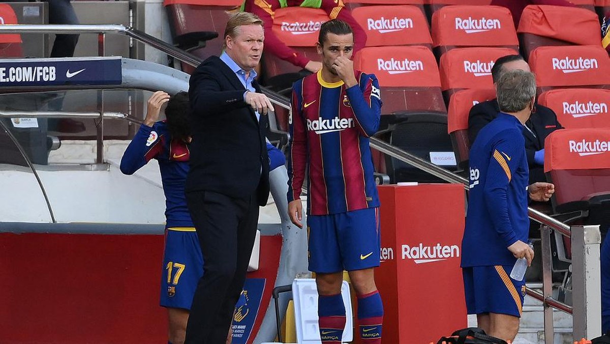 Pelatih Barcelona Ronald Koeman kesal dengan waktu kepindahan Antoine Griezmann yang sangat mepet dengan tenggat waktu bursa transfer musim panas. (Foto: AFP/LLUIS GENE)