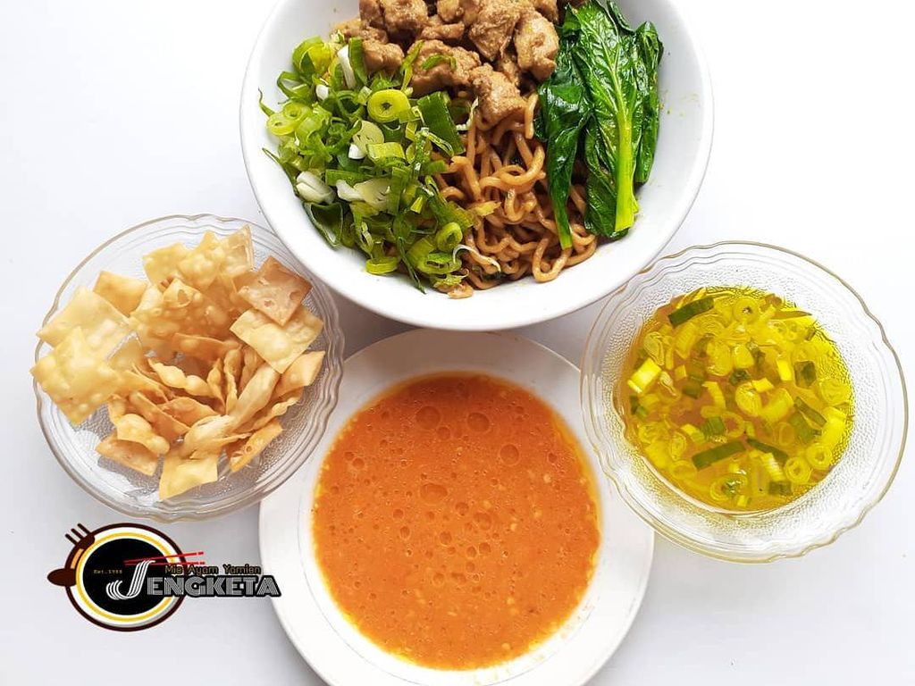 5 Kuliner Legendaris Dekat Kampus UI yang Wajib Disinggahi 5 Kuliner Legendaris Dekat Kampus UI yang Wajib Disinggahi
