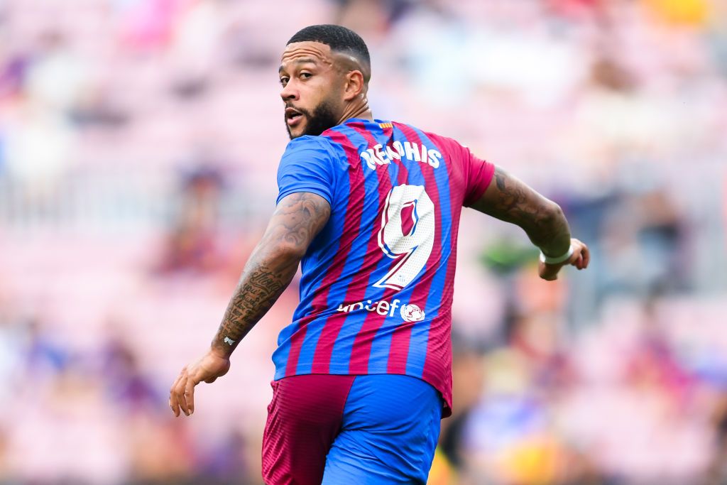 BARCELONA, SPAIN - AUGUST 29: Memphis Depay of FC Barcelona looks on during the La Liga Santader match between FC Barcelona and Getafe CF at Camp Nou on August 29, 2021 in Barcelona, Spain. (Photo by David Ramos/Getty Images)